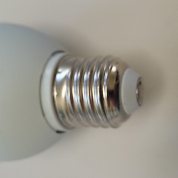 UVC sanitizing bulb - Picture 3 of 4